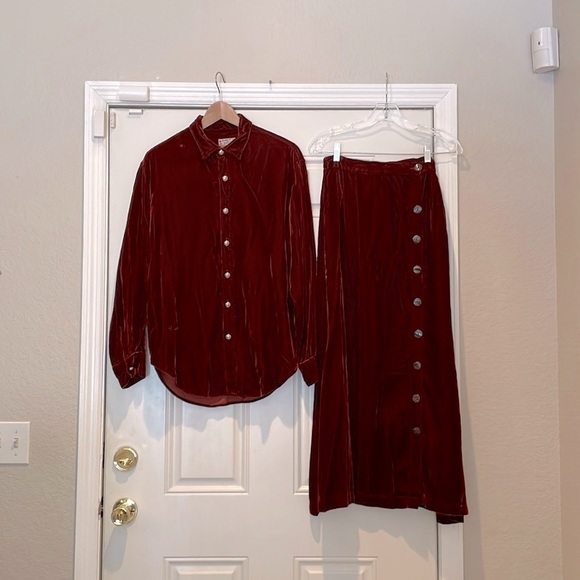 For Joseph Vintage Women’s Burgundy Crushed Velvet Skirt Set Size M - Picture 1 of 9